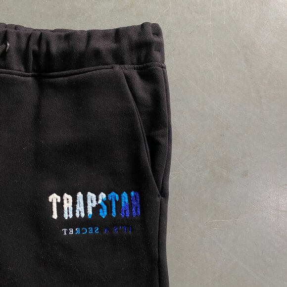 Trapstar Chenille Shorts Black/Blue Fade (Size M) - Picture 2 of 3